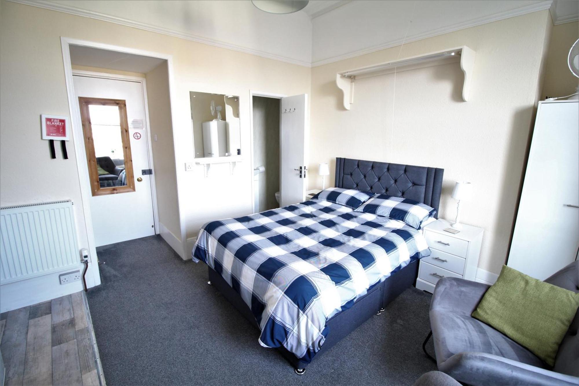 Chelston Dene Holiday Apartments Torquay Room photo